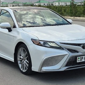 Toyota Camry 2021