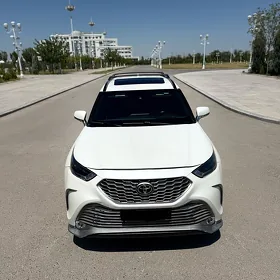 Toyota Highlander 2021