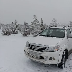 Toyota Hilux 2013