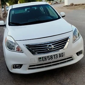 Nissan Versa 2011