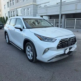 Toyota Highlander 2021