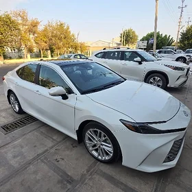 Toyota Camry 2025