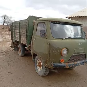UAZ 452 1990