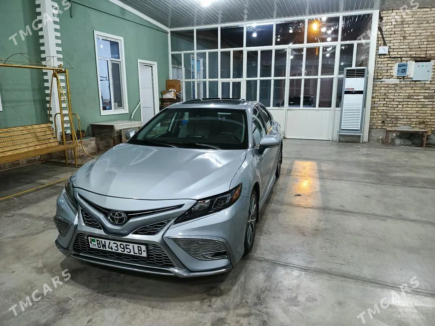 Toyota Camry 2021 - 1