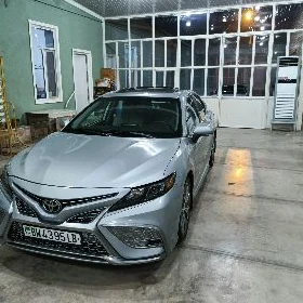 Toyota Camry 2021