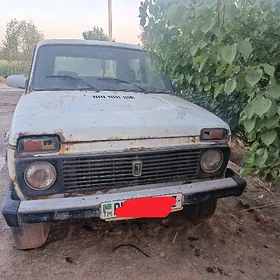 Lada Niva 2003