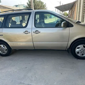 Toyota Sienna 2002
