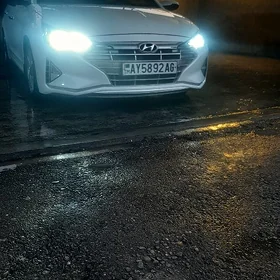 Hyundai Elantra 2019