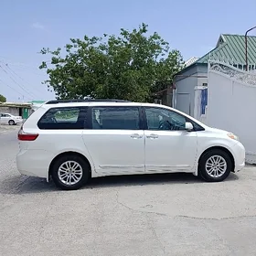 Toyota Sienna 2017