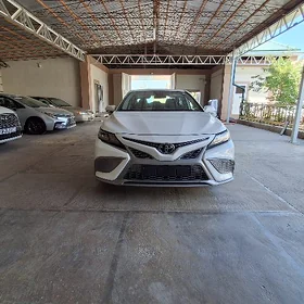 Toyota Camry 2022