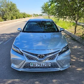 Toyota Camry 2021