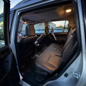Toyota Land Cruiser Prado 2019