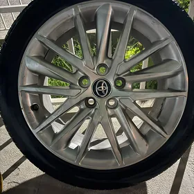 Camry  diska