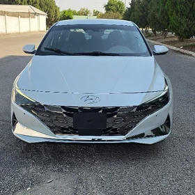 Hyundai Elantra 2022