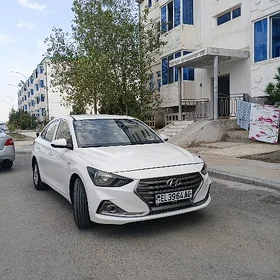 Hyundai Elantra 2021