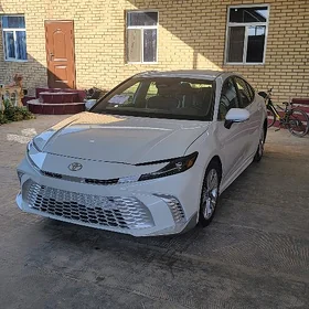 Toyota Camry 2025