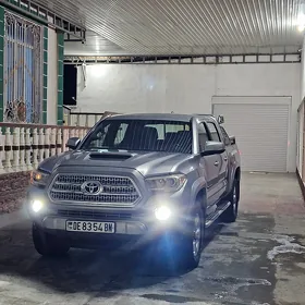 Toyota Tacoma 2017