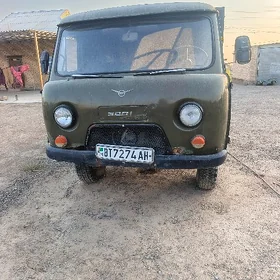 UAZ 452 1988