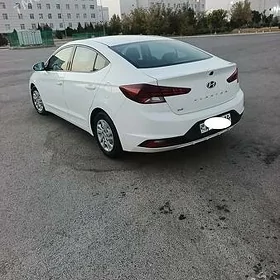 Hyundai Elantra 2020