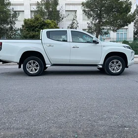 Mitsubishi L200 2021