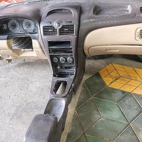 Nissan Sunny torpeda