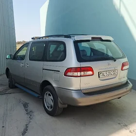 Toyota Sienna 2002