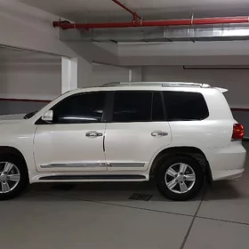 LAND CRUISER 2015