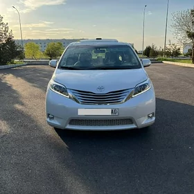 Toyota Sienna 2017