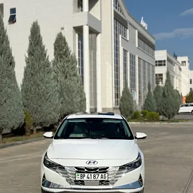 Hyundai Elantra 2021