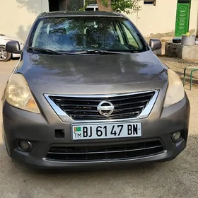Nissan Versa 2012