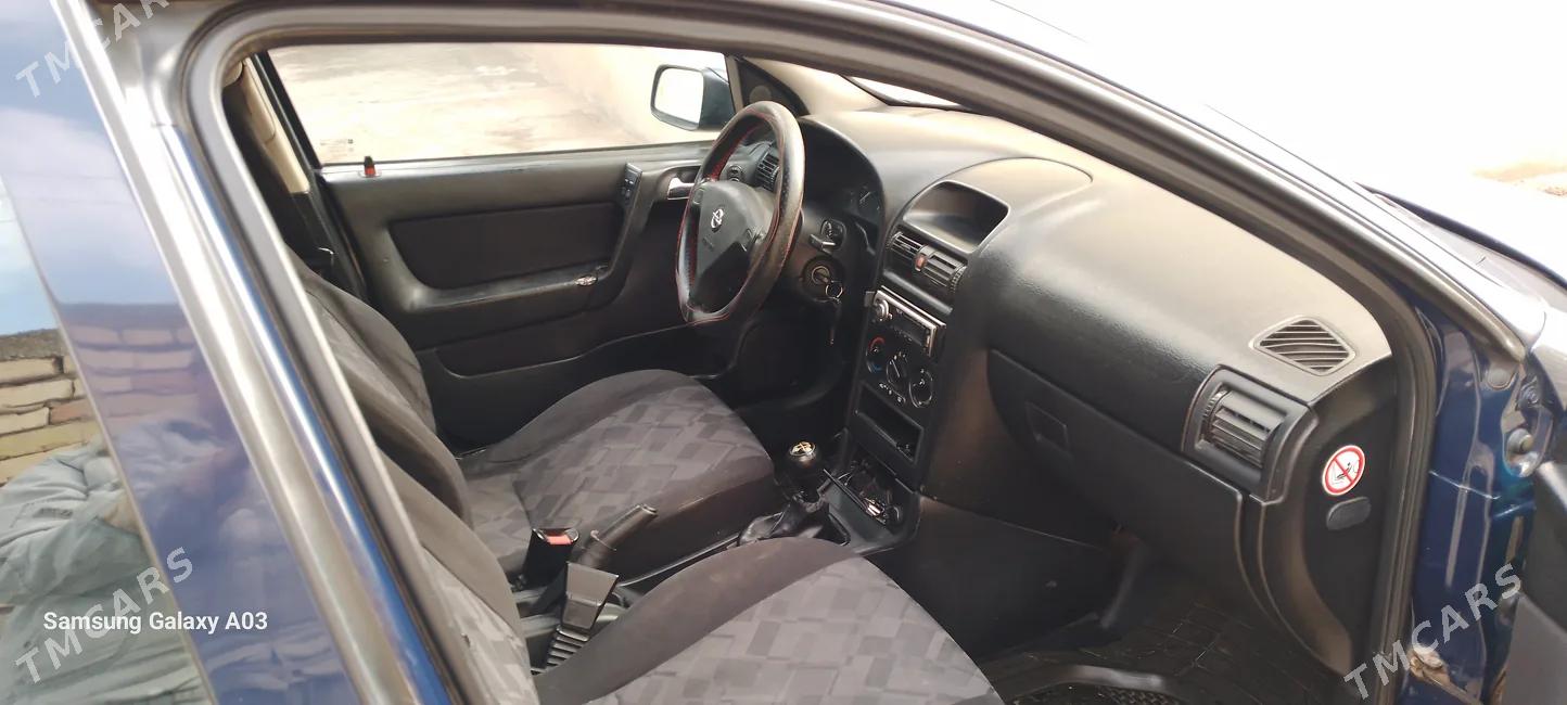 Opel Astra 2000 - 1