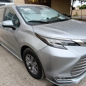 Toyota Sienna 2021