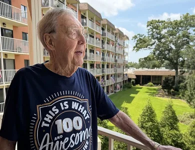 100-летний студент продолжает учиться и поддерживать форму: как ему это удается?