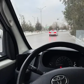 помощник