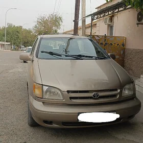 Toyota Sienna 2000