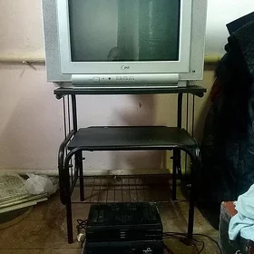 Komplekt podstawka televizor