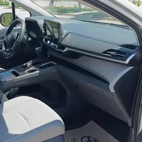 Toyota Sienna 2021