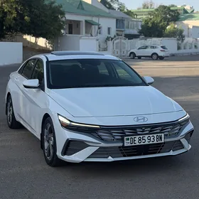 Hyundai Elantra 2024