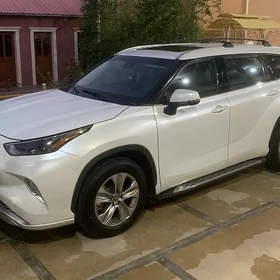 Toyota Highlander 2022