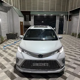 Toyota Sienna 2023