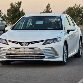 Toyota Camry 2021