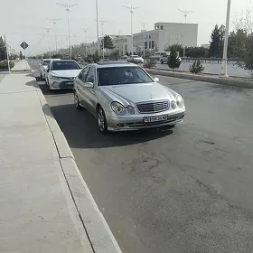 Mercedes-Benz E320 2003