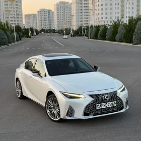 Lexus IS 300 2022