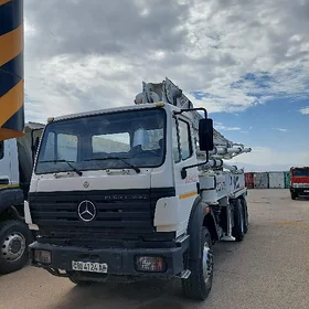 Mercedes-Benz ACTROS 3331 2001