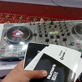 Dj pult Numark ns4fx aparat