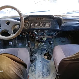 UAZ 469 2004