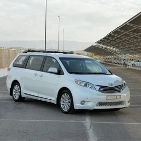 Toyota Sienna 2011
