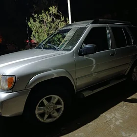 Nissan Pathfinder 2001