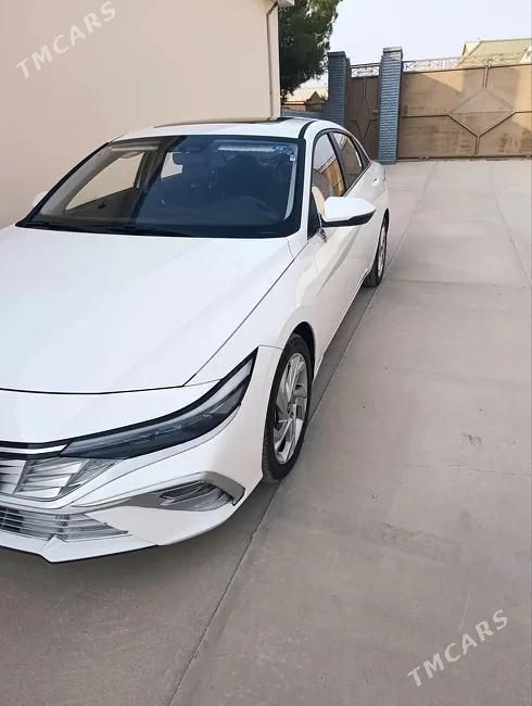Hyundai Elantra 2026 - 1