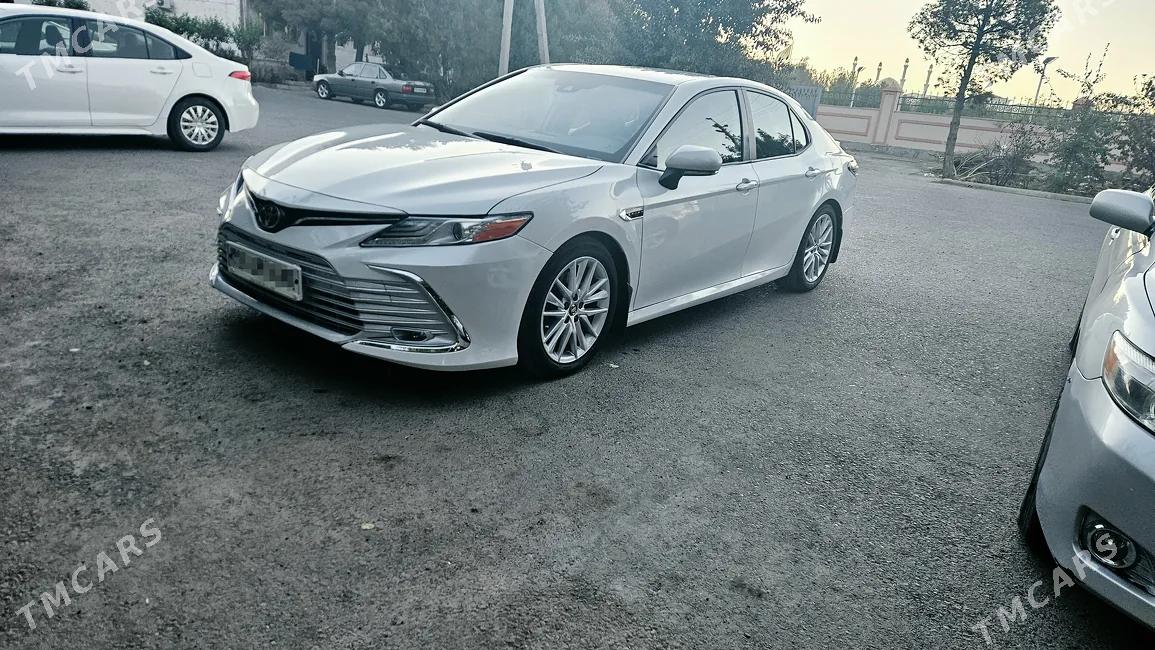 Toyota Camry 2021 - 1